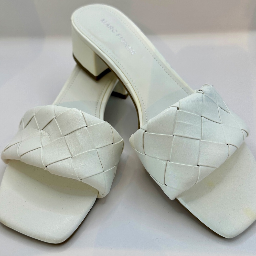 WHITE SQUARE TOED SANDALS
